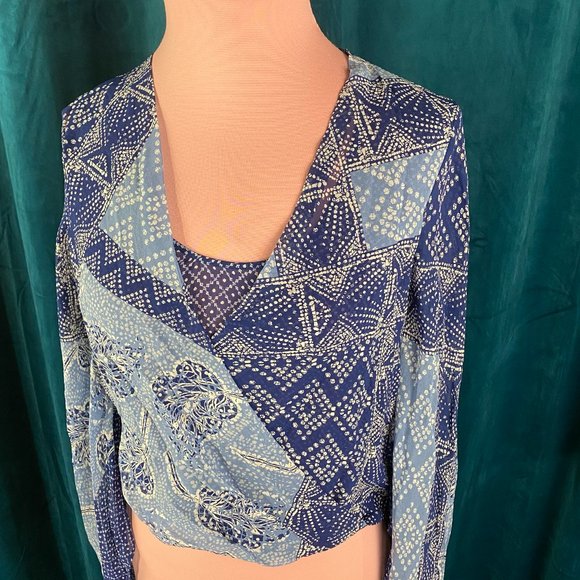 BCBGMaxAzria Nickelette Batik-Printed Top Blue - Picture 3 of 7